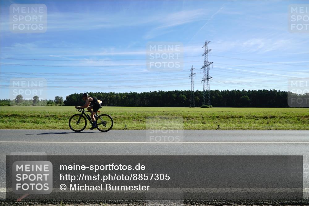 07.09.2025 - 19. Norderstedt Triathlon Michael Burmester http://msf.ph/oto/8857305 07.09.2025 11:18:06 Radfahren  meine-sportfotos.de
