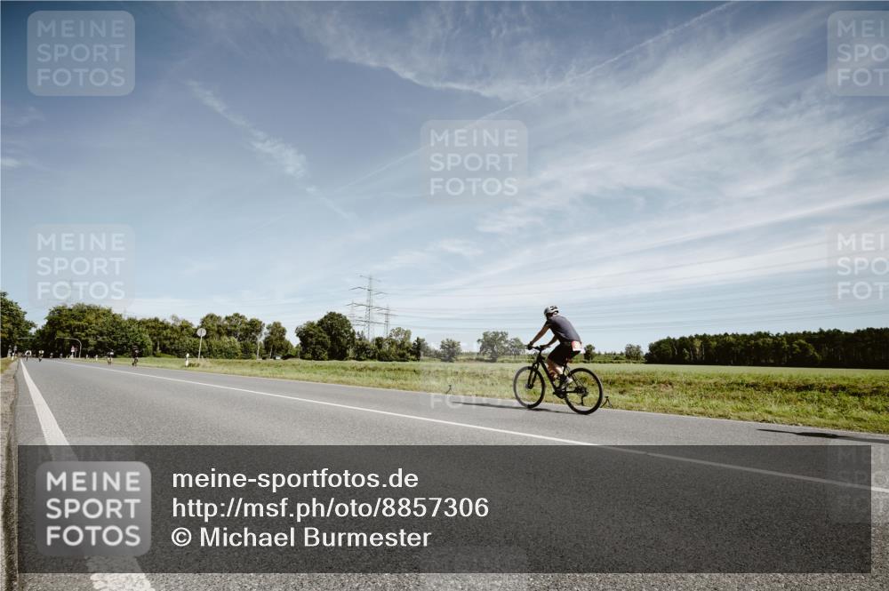 07.09.2025 - 19. Norderstedt Triathlon Michael Burmester http://msf.ph/oto/8857306 07.09.2025 12:23:52 Radfahren 1382 meine-sportfotos.de