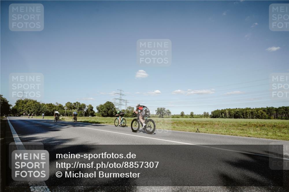 07.09.2025 - 19. Norderstedt Triathlon Michael Burmester http://msf.ph/oto/8857307 07.09.2025 15:30:16 Radfahren 868, 1526 meine-sportfotos.de