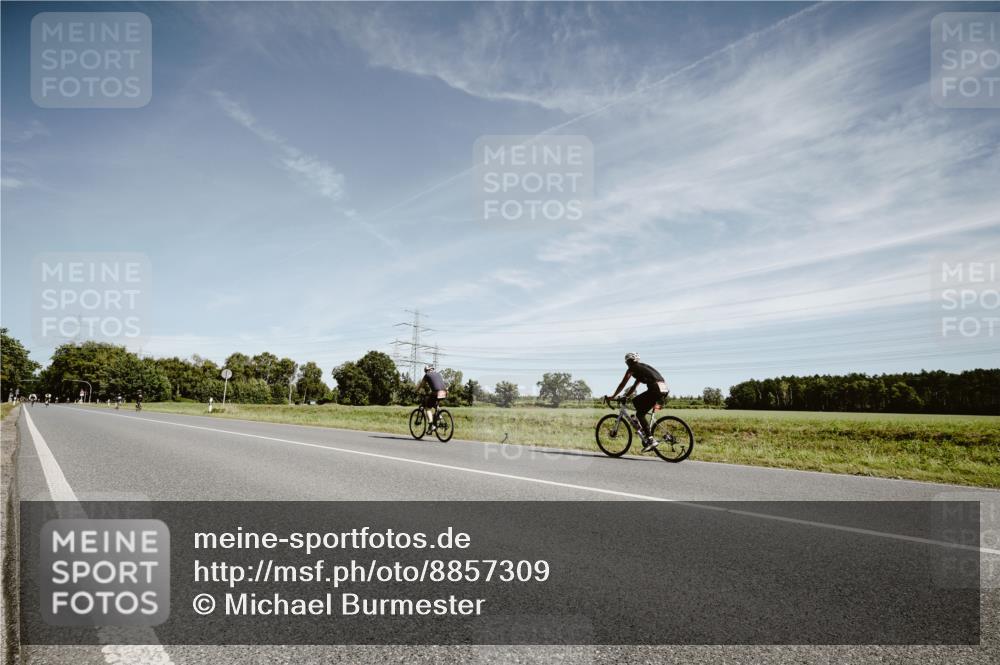 07.09.2025 - 19. Norderstedt Triathlon Michael Burmester http://msf.ph/oto/8857309 07.09.2025 12:23:52 Radfahren 1382 meine-sportfotos.de