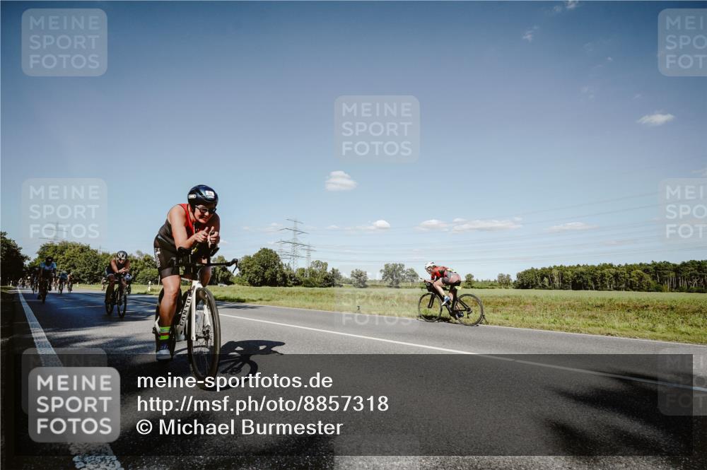 07.09.2025 - 19. Norderstedt Triathlon Michael Burmester http://msf.ph/oto/8857318 07.09.2025 15:30:31 Radfahren 407, 452, 884, 1435, 1486 meine-sportfotos.de