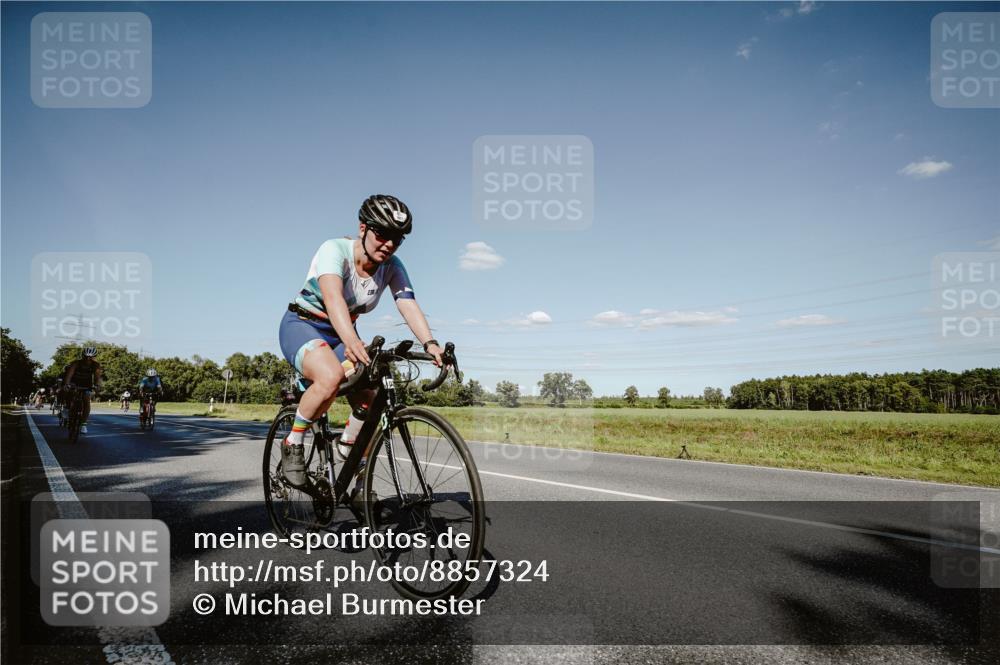 07.09.2025 - 19. Norderstedt Triathlon Michael Burmester http://msf.ph/oto/8857324 07.09.2025 15:30:33 Radfahren 407, 445, 452, 870, 884, 1435, 1486, 1545 meine-sportfotos.de