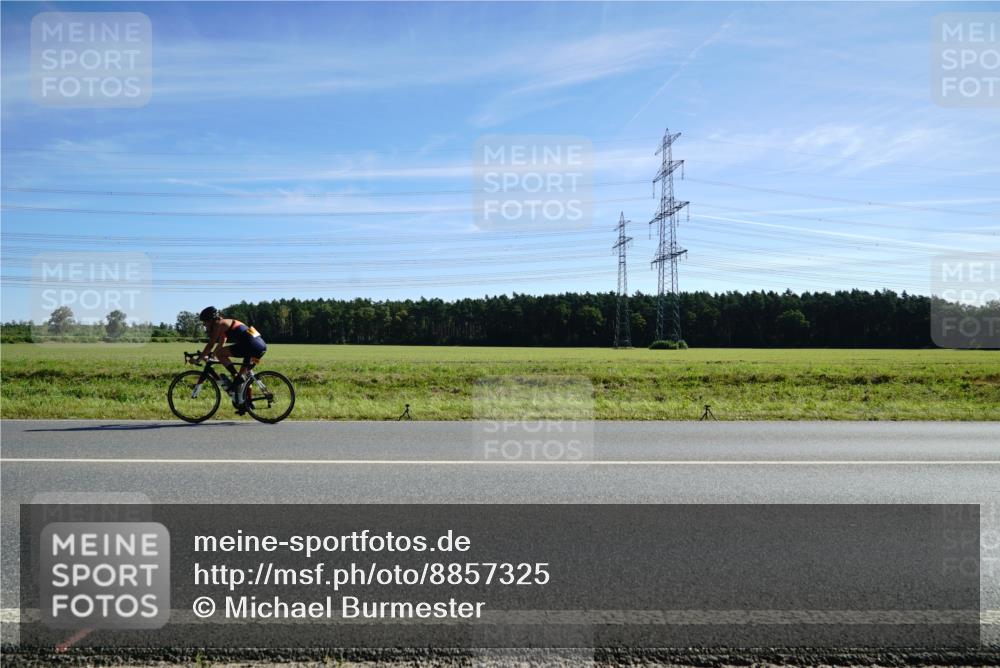 07.09.2025 - 19. Norderstedt Triathlon Michael Burmester http://msf.ph/oto/8857325 07.09.2025 11:18:18 Radfahren  meine-sportfotos.de