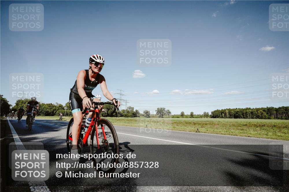07.09.2025 - 19. Norderstedt Triathlon Michael Burmester http://msf.ph/oto/8857328 07.09.2025 15:30:34 Radfahren 407, 445, 452, 870, 884, 1435, 1486, 1545 meine-sportfotos.de