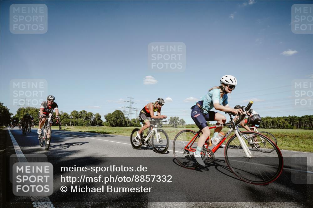 07.09.2025 - 19. Norderstedt Triathlon Michael Burmester http://msf.ph/oto/8857332 07.09.2025 15:30:35 Radfahren 399, 407, 445, 452, 467, 870, 1435, 1486, 1545 meine-sportfotos.de