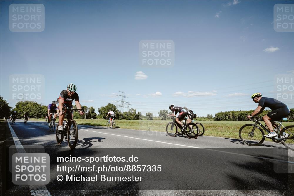 07.09.2025 - 19. Norderstedt Triathlon Michael Burmester http://msf.ph/oto/8857335 07.09.2025 15:30:36 Radfahren 399, 407, 445, 467, 870, 1435, 1486, 1545 meine-sportfotos.de