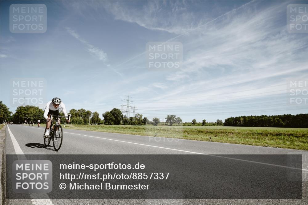 07.09.2025 - 19. Norderstedt Triathlon Michael Burmester http://msf.ph/oto/8857337 07.09.2025 12:24:01 Radfahren 165, 1351 meine-sportfotos.de