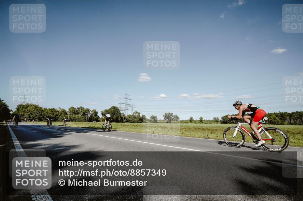 07.09.2025 - 19. Norderstedt Triathlon Michael Burmester http://msf.ph/oto/8857349 07.09.2025 15:30:39 Radfahren 383, 399, 467, 1545 meine-sportfotos.de