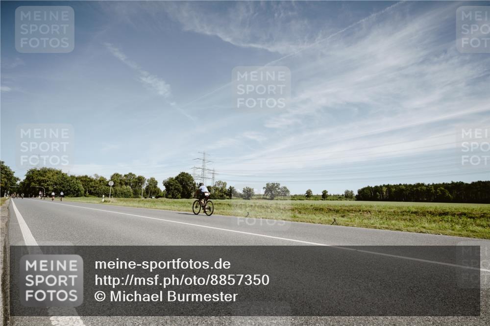 07.09.2025 - 19. Norderstedt Triathlon Michael Burmester http://msf.ph/oto/8857350 07.09.2025 12:24:03 Radfahren 165 meine-sportfotos.de