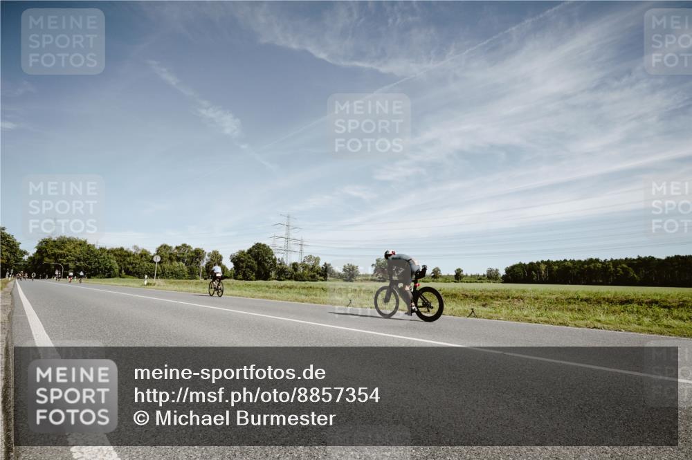 07.09.2025 - 19. Norderstedt Triathlon Michael Burmester http://msf.ph/oto/8857354 07.09.2025 12:24:04 Radfahren 165 meine-sportfotos.de