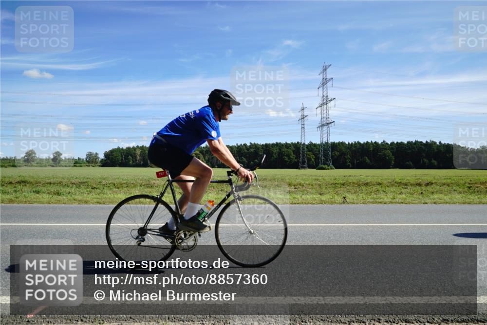 07.09.2025 - 19. Norderstedt Triathlon Michael Burmester http://msf.ph/oto/8857360 07.09.2025 12:57:08 Radfahren 197, 266, 315 meine-sportfotos.de