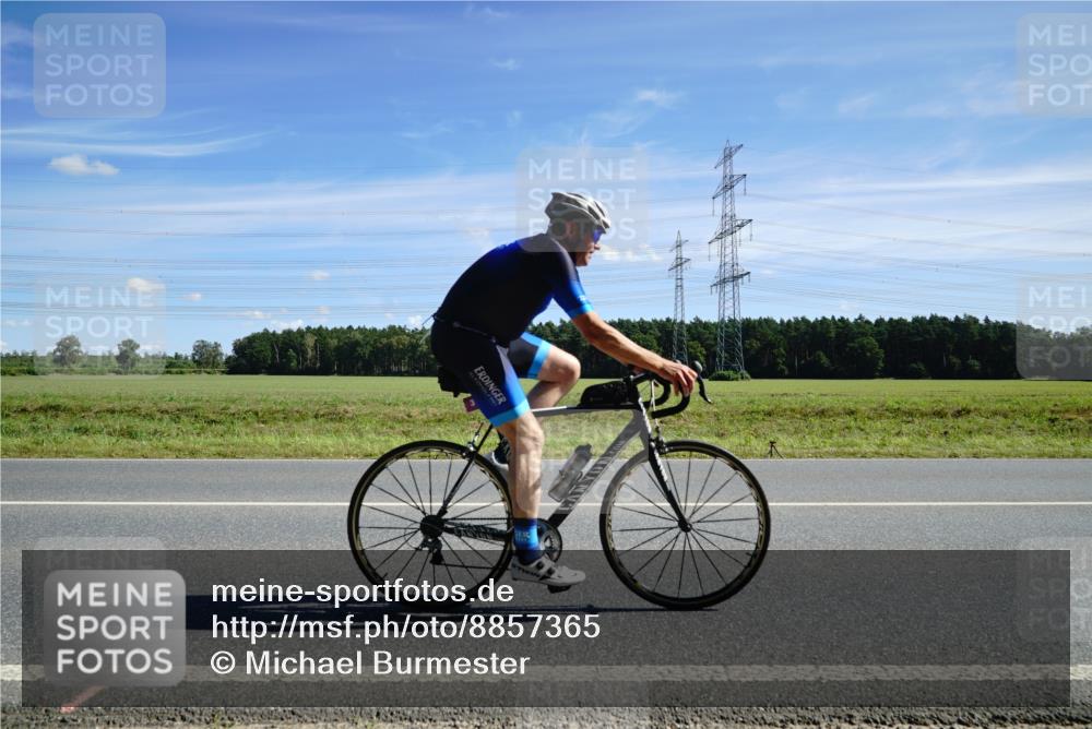 07.09.2025 - 19. Norderstedt Triathlon Michael Burmester http://msf.ph/oto/8857365 07.09.2025 12:57:09 Radfahren 197, 266, 315 meine-sportfotos.de