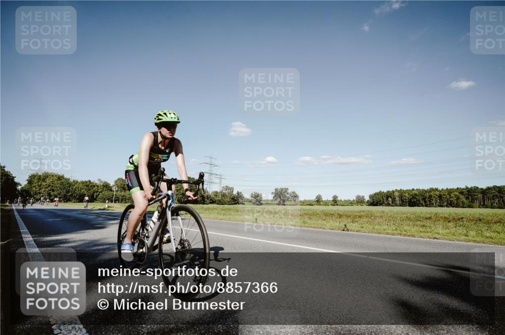 07.09.2025 - 19. Norderstedt Triathlon Michael Burmester http://msf.ph/oto/8857366 07.09.2025 15:30:43 Radfahren 383, 455, 1413 meine-sportfotos.de