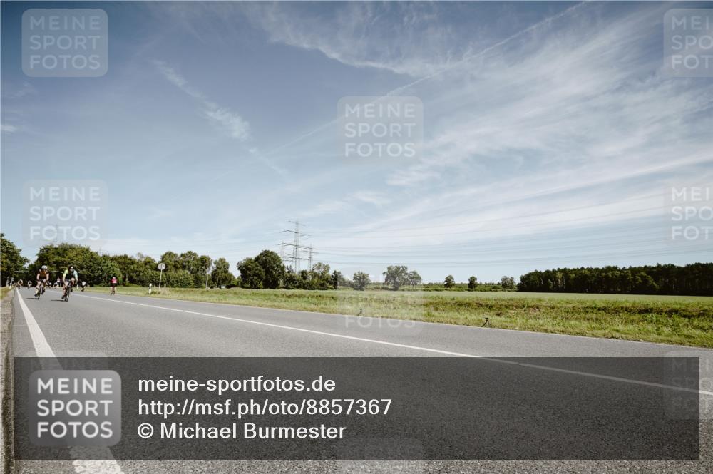 07.09.2025 - 19. Norderstedt Triathlon Michael Burmester http://msf.ph/oto/8857367 07.09.2025 12:24:10 Radfahren 261, 756 meine-sportfotos.de