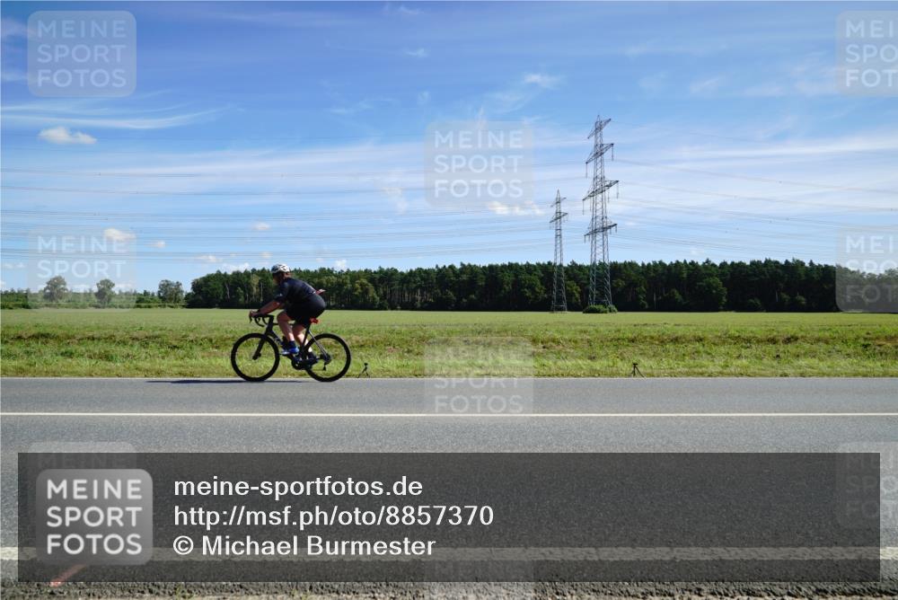 07.09.2025 - 19. Norderstedt Triathlon Michael Burmester http://msf.ph/oto/8857370 07.09.2025 12:57:11 Radfahren 197, 266, 315 meine-sportfotos.de