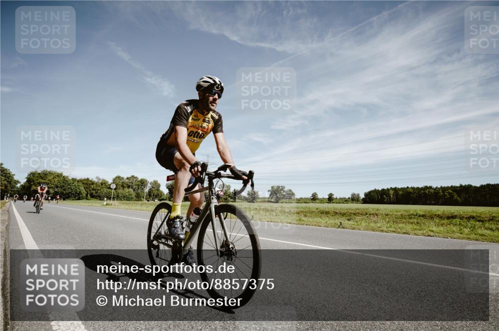 07.09.2025 - 19. Norderstedt Triathlon Michael Burmester http://msf.ph/oto/8857375 07.09.2025 12:24:13 Radfahren 261, 756, 798 meine-sportfotos.de