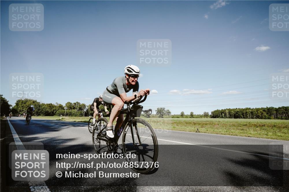 07.09.2025 - 19. Norderstedt Triathlon Michael Burmester http://msf.ph/oto/8857376 07.09.2025 15:30:50 Radfahren 416, 442, 956, 1508 meine-sportfotos.de