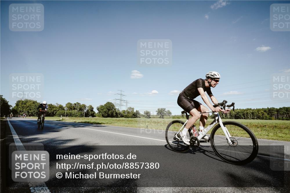 07.09.2025 - 19. Norderstedt Triathlon Michael Burmester http://msf.ph/oto/8857380 07.09.2025 15:30:50 Radfahren 416, 442, 956, 1508 meine-sportfotos.de