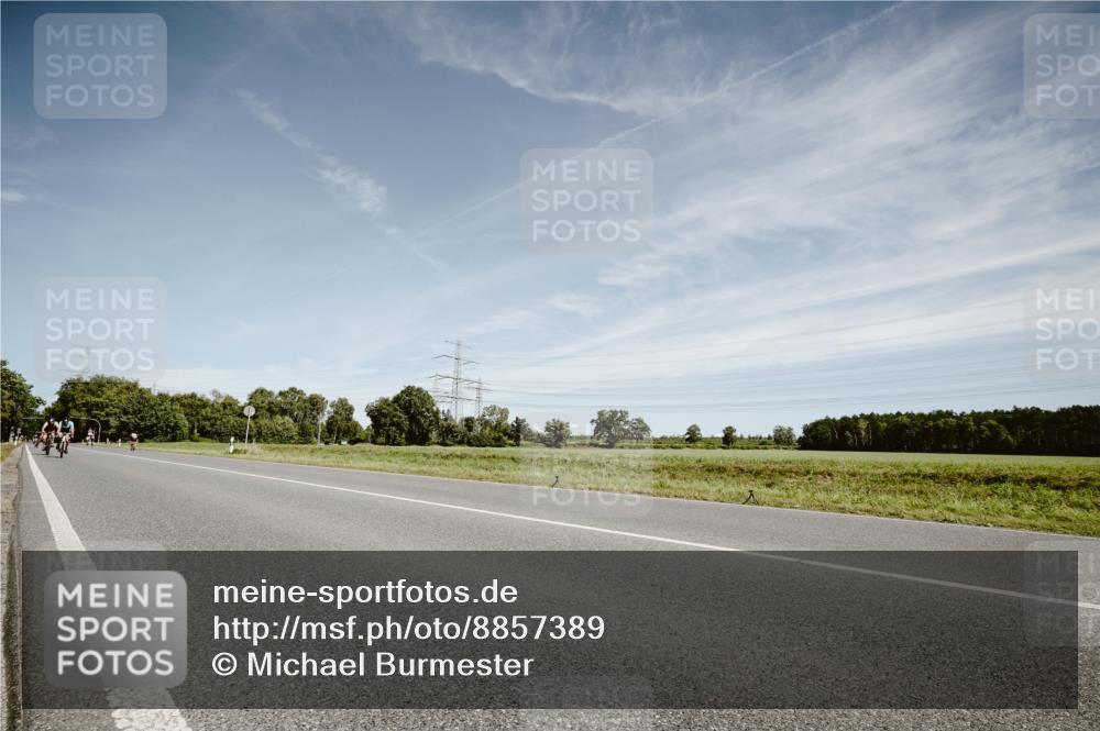 07.09.2025 - 19. Norderstedt Triathlon Michael Burmester http://msf.ph/oto/8857389 07.09.2025 12:24:17 Radfahren 249, 798 meine-sportfotos.de