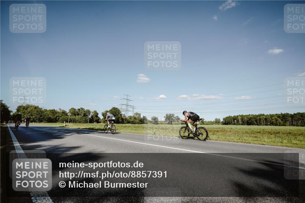 07.09.2025 - 19. Norderstedt Triathlon Michael Burmester http://msf.ph/oto/8857391 07.09.2025 15:30:54 Radfahren 438, 1482 meine-sportfotos.de