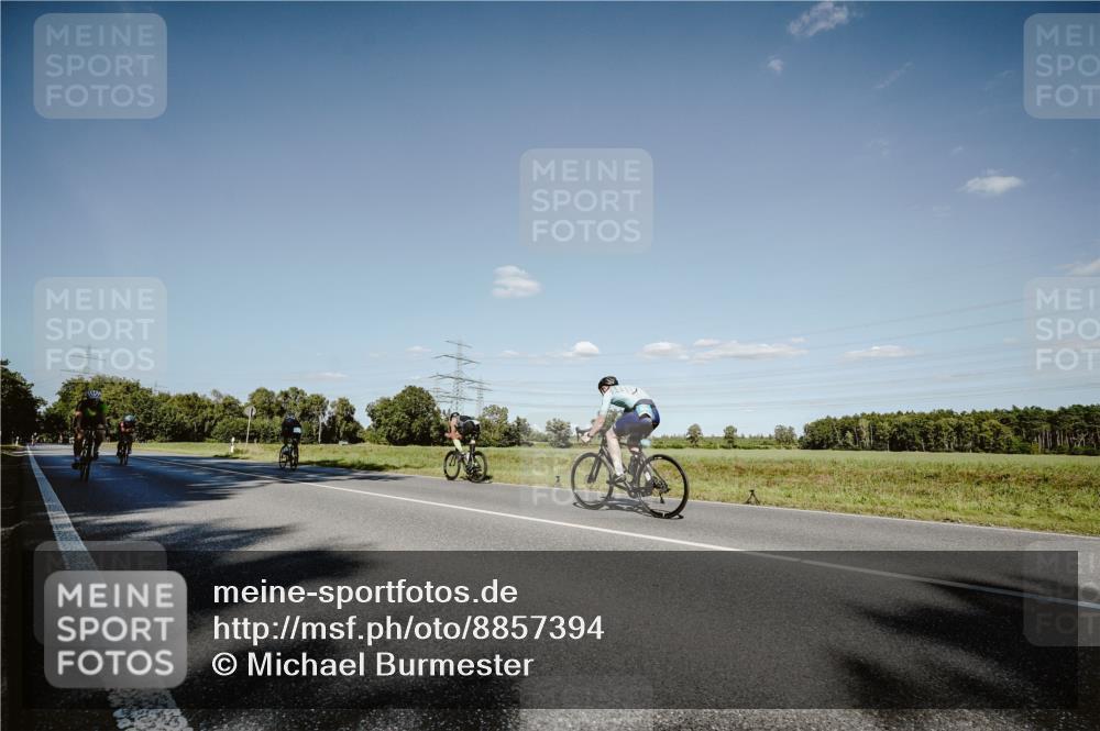 07.09.2025 - 19. Norderstedt Triathlon Michael Burmester http://msf.ph/oto/8857394 07.09.2025 15:30:54 Radfahren 438, 1482 meine-sportfotos.de