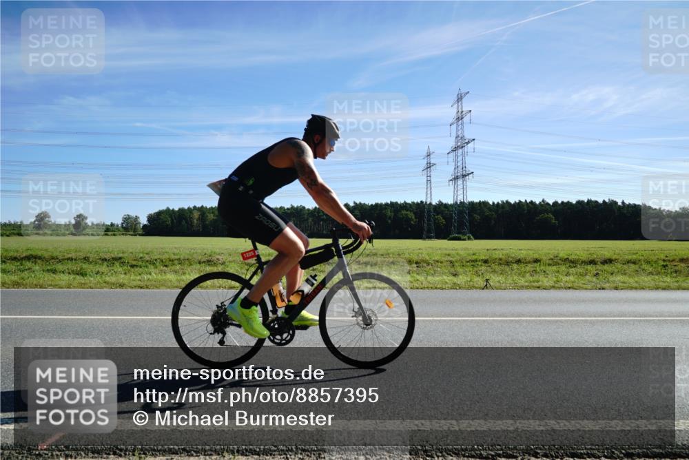 07.09.2025 - 19. Norderstedt Triathlon Michael Burmester http://msf.ph/oto/8857395 07.09.2025 11:19:18 Radfahren 276, 1225 meine-sportfotos.de