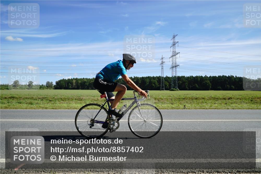 07.09.2025 - 19. Norderstedt Triathlon Michael Burmester http://msf.ph/oto/8857402 07.09.2025 12:57:32 Radfahren 298, 328, 1352 meine-sportfotos.de