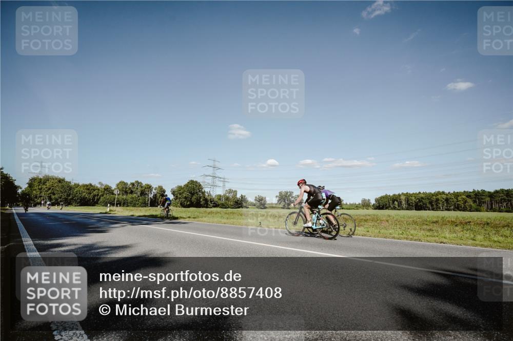 07.09.2025 - 19. Norderstedt Triathlon Michael Burmester http://msf.ph/oto/8857408 07.09.2025 15:31:00 Radfahren 1420 meine-sportfotos.de