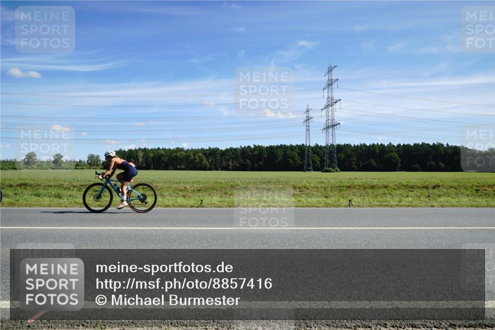 07.09.2025 - 19. Norderstedt Triathlon Michael Burmester http://msf.ph/oto/8857416 07.09.2025 12:57:37 Radfahren 157, 298 meine-sportfotos.de
