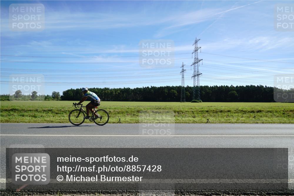 07.09.2025 - 19. Norderstedt Triathlon Michael Burmester http://msf.ph/oto/8857428 07.09.2025 11:19:48 Radfahren  meine-sportfotos.de