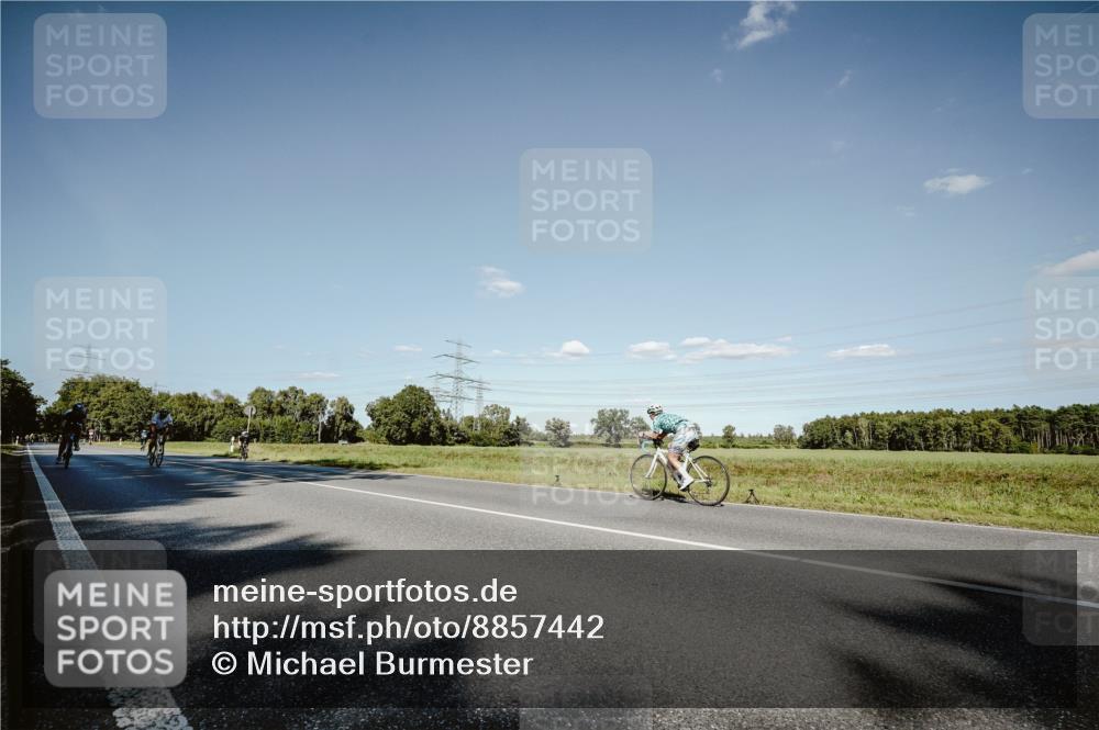 07.09.2025 - 19. Norderstedt Triathlon Michael Burmester http://msf.ph/oto/8857442 07.09.2025 15:31:23 Radfahren 955, 1470, 1528, 1534 meine-sportfotos.de