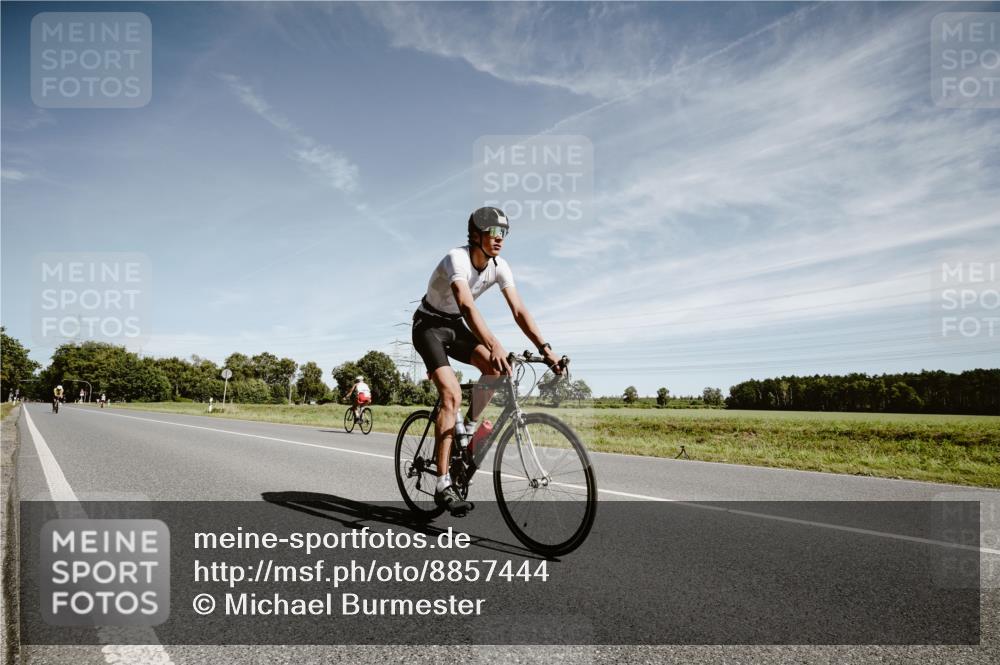 07.09.2025 - 19. Norderstedt Triathlon Michael Burmester http://msf.ph/oto/8857444 07.09.2025 12:24:40 Radfahren 814 meine-sportfotos.de