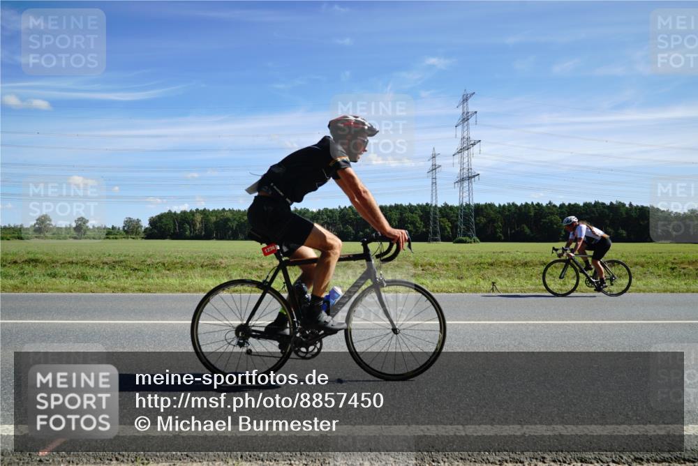 07.09.2025 - 19. Norderstedt Triathlon Michael Burmester http://msf.ph/oto/8857450 07.09.2025 12:57:49 Radfahren 318, 777, 841, 1238, 1317 meine-sportfotos.de
