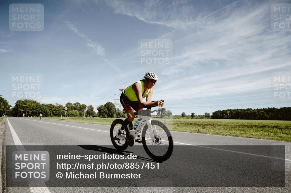 07.09.2025 - 19. Norderstedt Triathlon Michael Burmester http://msf.ph/oto/8857451 07.09.2025 12:24:44 Radfahren 1294 meine-sportfotos.de