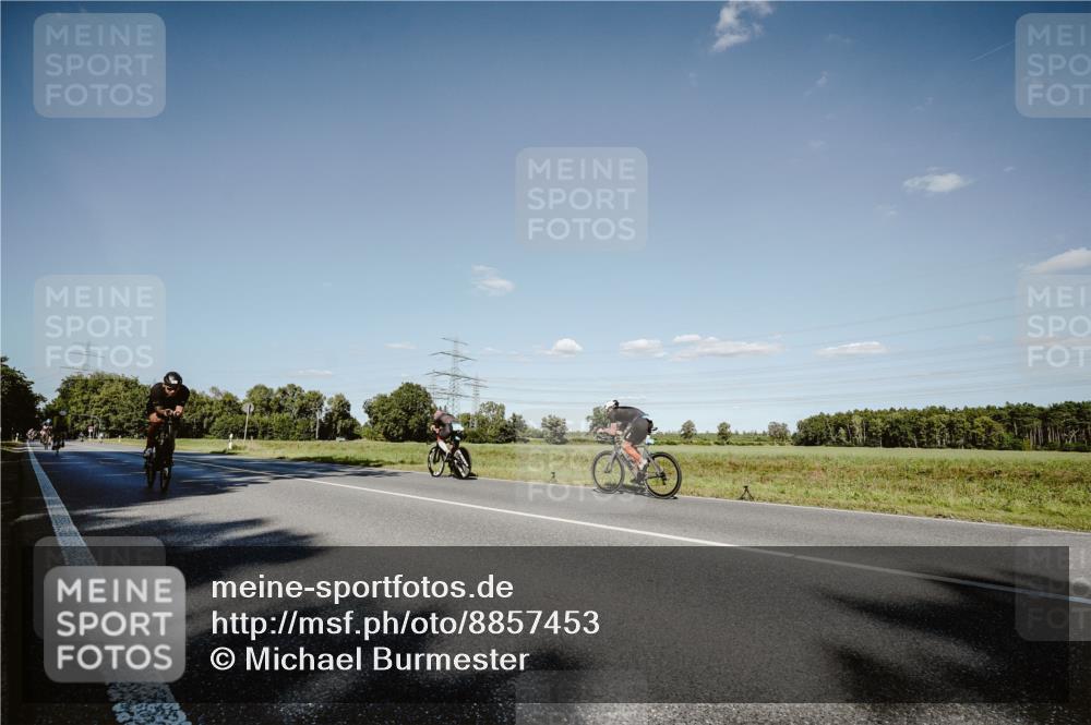 07.09.2025 - 19. Norderstedt Triathlon Michael Burmester http://msf.ph/oto/8857453 07.09.2025 15:31:33 Radfahren 937, 951, 1511 meine-sportfotos.de