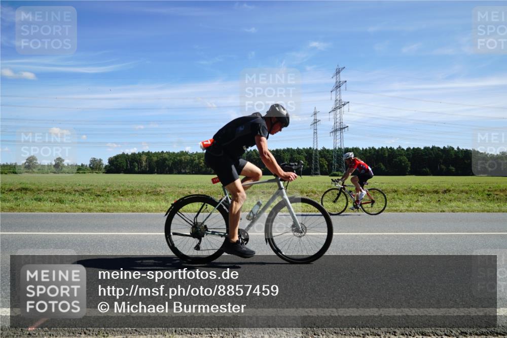 07.09.2025 - 19. Norderstedt Triathlon Michael Burmester http://msf.ph/oto/8857459 07.09.2025 12:57:51 Radfahren 777, 1238, 1317 meine-sportfotos.de