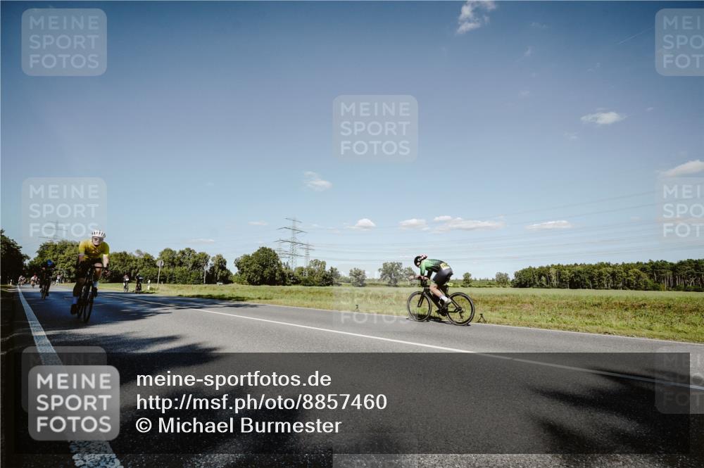 07.09.2025 - 19. Norderstedt Triathlon Michael Burmester http://msf.ph/oto/8857460 07.09.2025 15:31:35 Radfahren 937, 951, 1511 meine-sportfotos.de