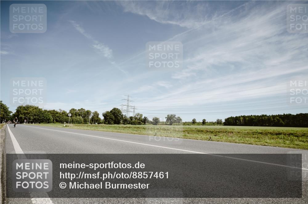 07.09.2025 - 19. Norderstedt Triathlon Michael Burmester http://msf.ph/oto/8857461 07.09.2025 12:25:00 Radfahren  meine-sportfotos.de