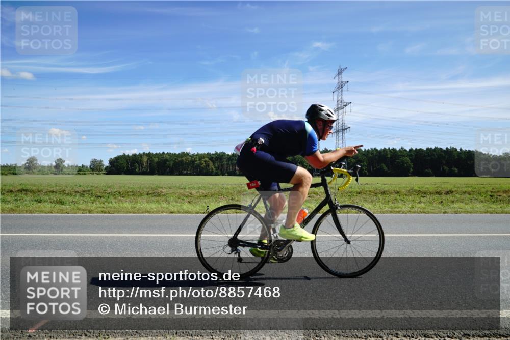 07.09.2025 - 19. Norderstedt Triathlon Michael Burmester http://msf.ph/oto/8857468 07.09.2025 12:57:55 Radfahren 166, 777, 1270 meine-sportfotos.de