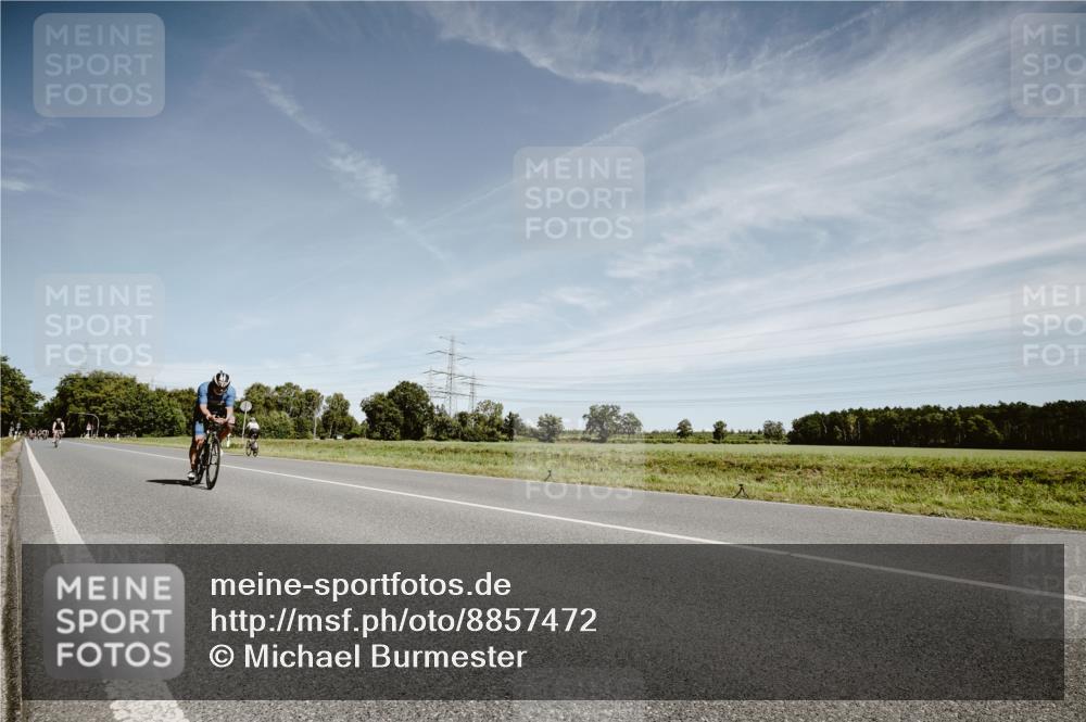 07.09.2025 - 19. Norderstedt Triathlon Michael Burmester http://msf.ph/oto/8857472 07.09.2025 12:25:05 Radfahren 301, 825 meine-sportfotos.de