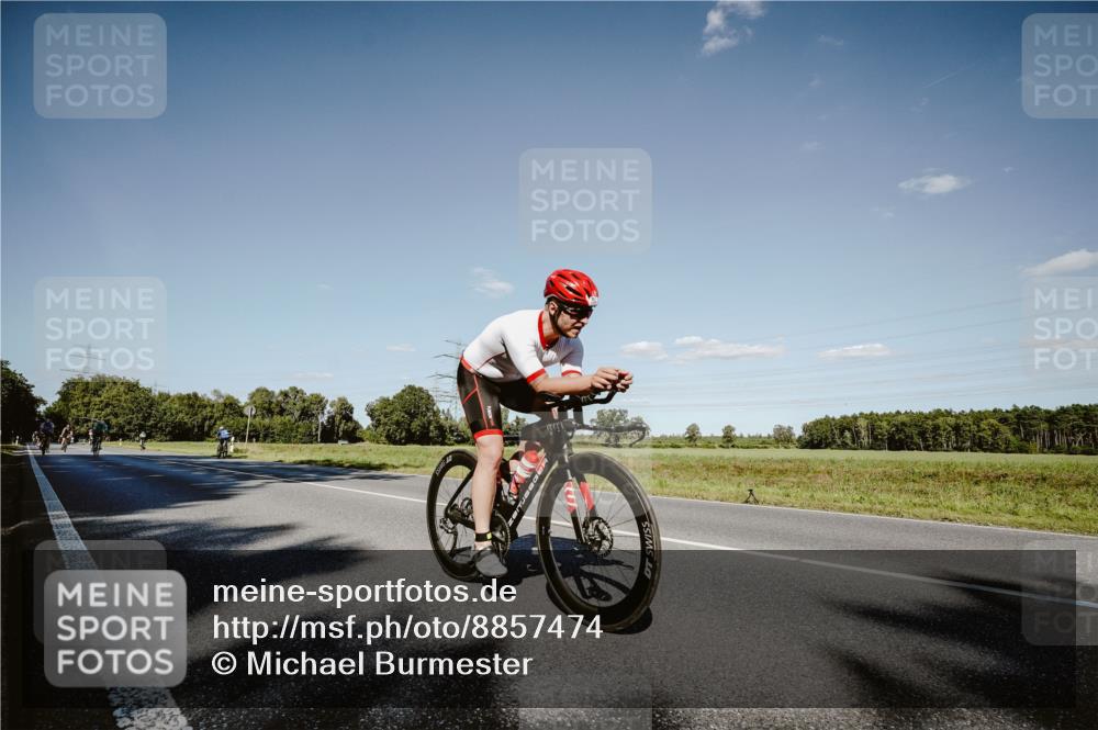 07.09.2025 - 19. Norderstedt Triathlon Michael Burmester http://msf.ph/oto/8857474 07.09.2025 15:31:40 Radfahren 953, 1537 meine-sportfotos.de