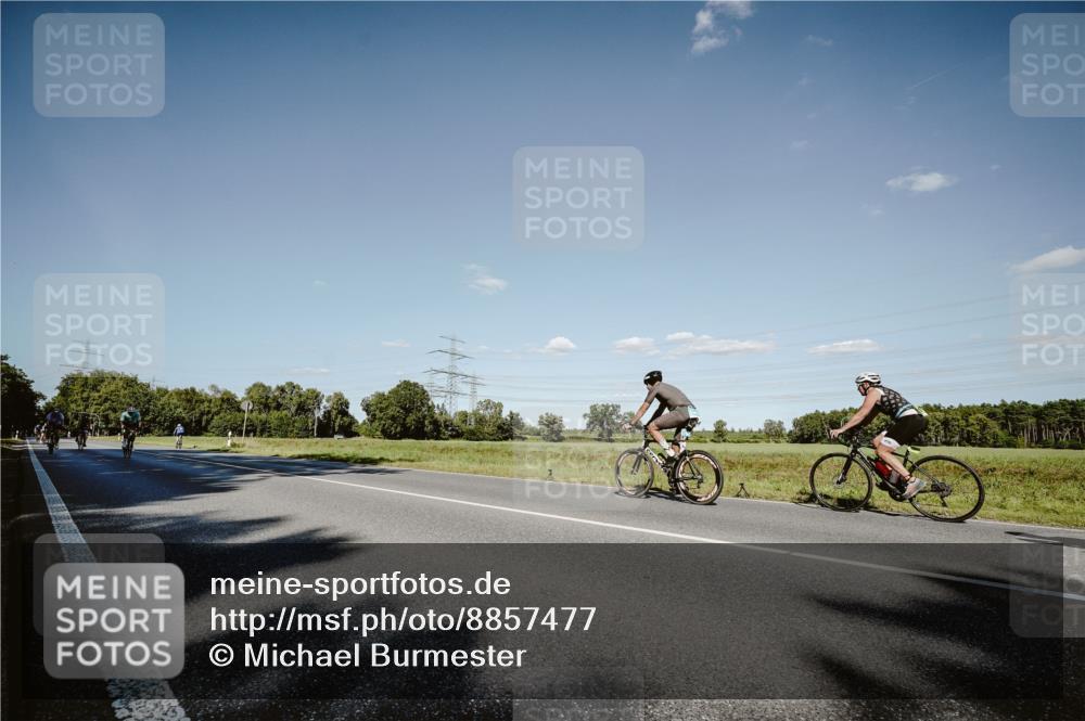 07.09.2025 - 19. Norderstedt Triathlon Michael Burmester http://msf.ph/oto/8857477 07.09.2025 15:31:41 Radfahren 944, 953, 1411, 1537 meine-sportfotos.de