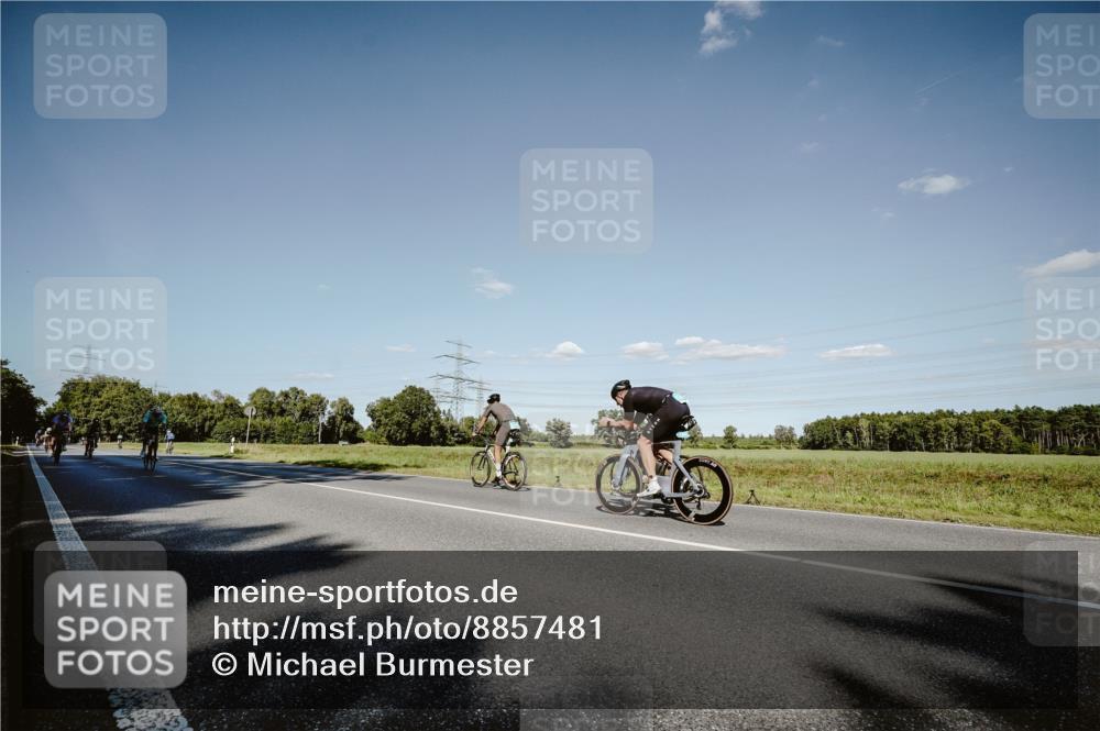07.09.2025 - 19. Norderstedt Triathlon Michael Burmester http://msf.ph/oto/8857481 07.09.2025 15:31:41 Radfahren 944, 953, 1411, 1537 meine-sportfotos.de