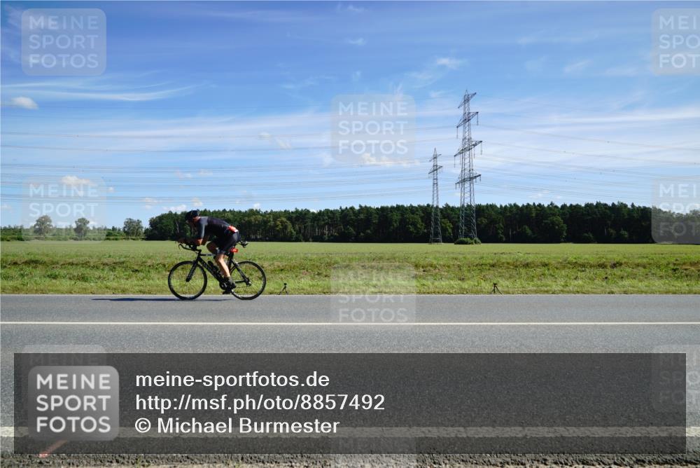 07.09.2025 - 19. Norderstedt Triathlon Michael Burmester http://msf.ph/oto/8857492 07.09.2025 12:58:11 Radfahren  meine-sportfotos.de