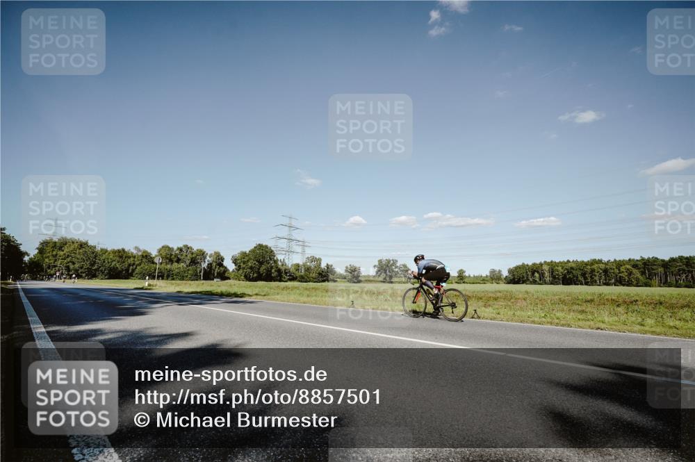 07.09.2025 - 19. Norderstedt Triathlon Michael Burmester http://msf.ph/oto/8857501 07.09.2025 15:31:52 Radfahren  meine-sportfotos.de