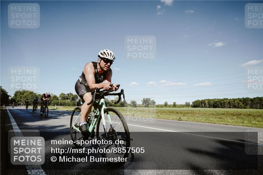 07.09.2025 - 19. Norderstedt Triathlon Michael Burmester http://msf.ph/oto/8857505 07.09.2025 15:32:02 Radfahren 902, 1427, 1460, 1479, 1523 meine-sportfotos.de