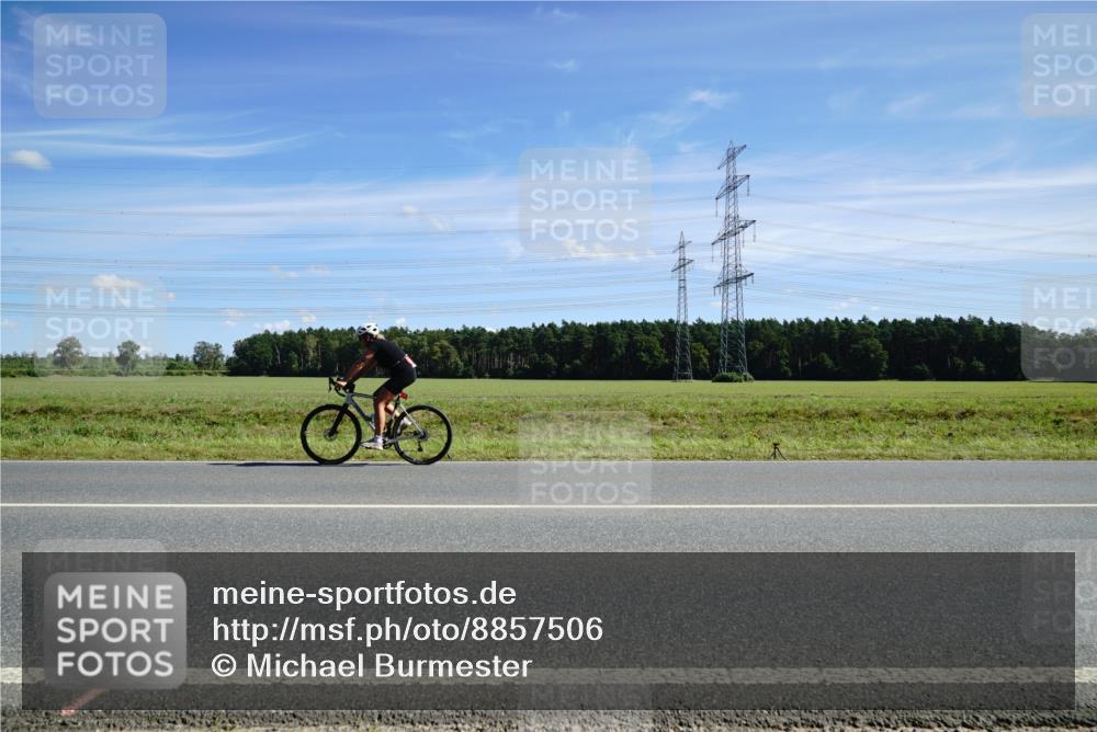 07.09.2025 - 19. Norderstedt Triathlon Michael Burmester http://msf.ph/oto/8857506 07.09.2025 12:58:19 Radfahren 1388 meine-sportfotos.de