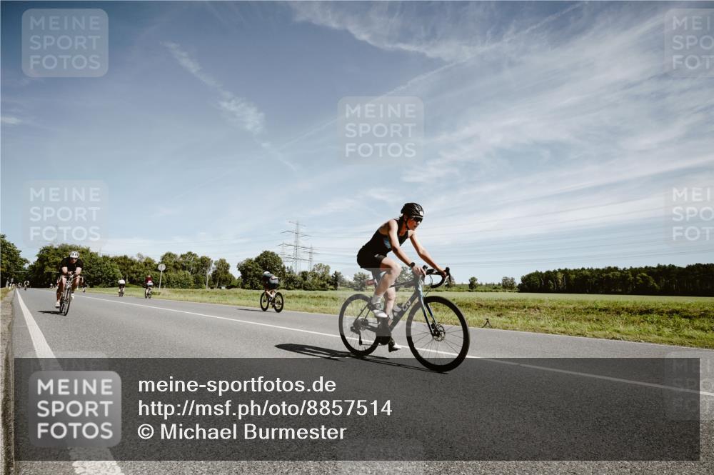 07.09.2025 - 19. Norderstedt Triathlon Michael Burmester http://msf.ph/oto/8857514 07.09.2025 12:25:19 Radfahren 205, 220, 274, 292, 766, 1280 meine-sportfotos.de