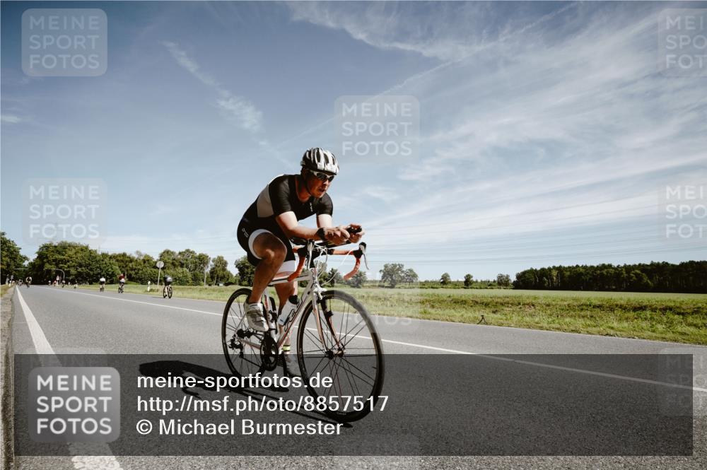 07.09.2025 - 19. Norderstedt Triathlon Michael Burmester http://msf.ph/oto/8857517 07.09.2025 12:25:20 Radfahren 220, 274, 1280 meine-sportfotos.de