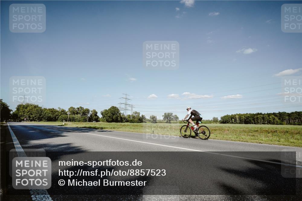 07.09.2025 - 19. Norderstedt Triathlon Michael Burmester http://msf.ph/oto/8857523 07.09.2025 15:32:10 Radfahren  meine-sportfotos.de